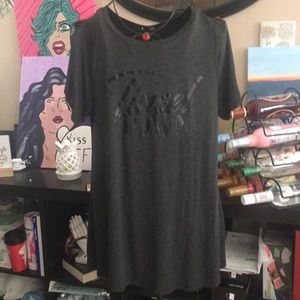 NWT Rebel Wilson Tinsel Town Tee 0x